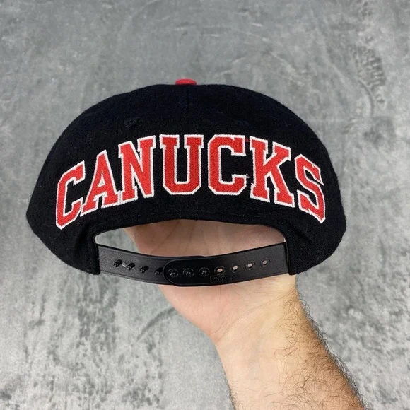 Vintage Vancouver Canucks Hat Black Red Blockhead Skate Logo Snapback Cap NHL